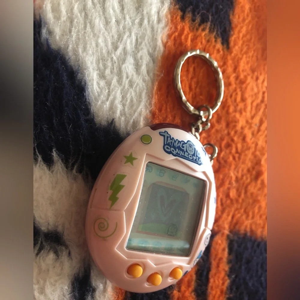Tamagotchi Connection 2004 Pink peach pearl